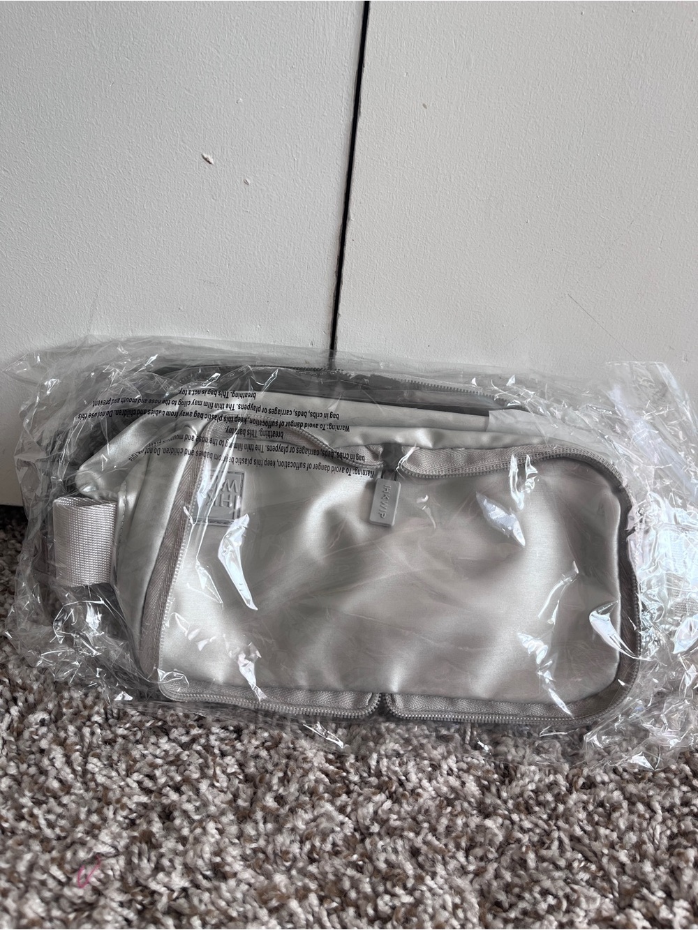 Women’s Silver Travel The Packable Pouch
